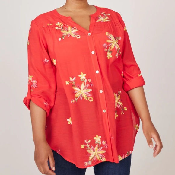 figueroa & flower Tops - Figueroa & Flower Dress Barn Floral Embroidered Button Front‎ Tunic Blouse Plus